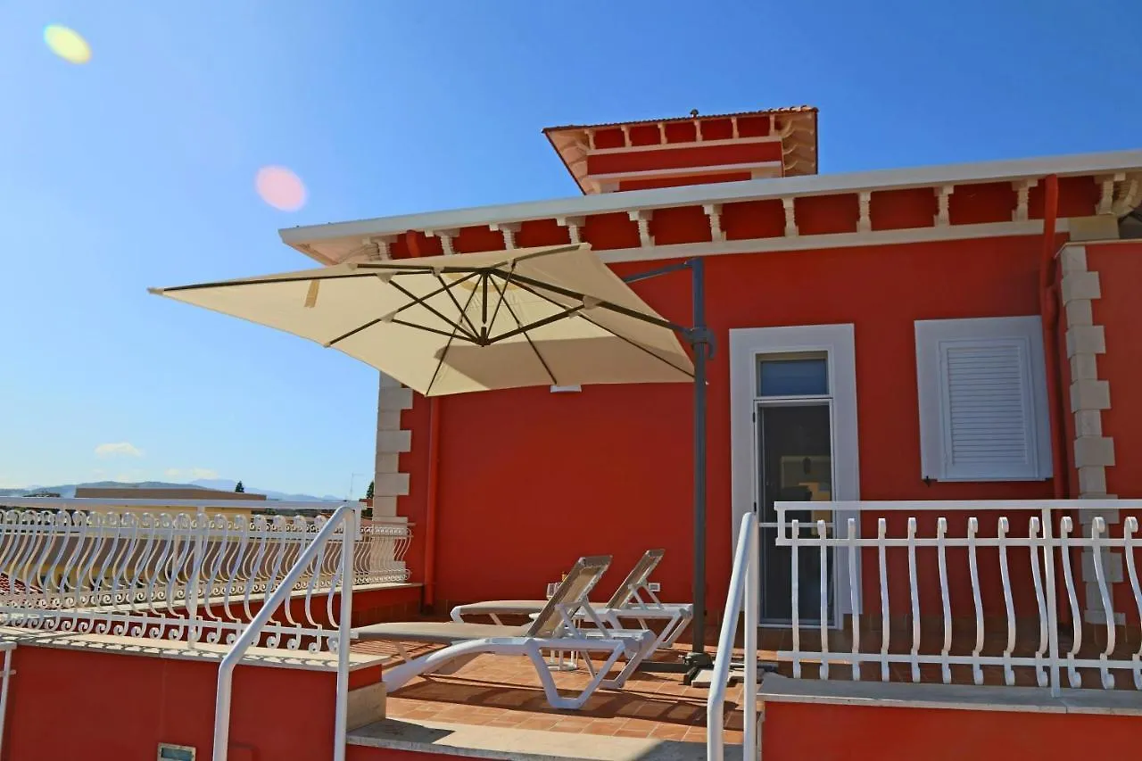 Villa Edera Rental Room サンタ・フラーヴィア ベッド・アンド・ブレックファスト